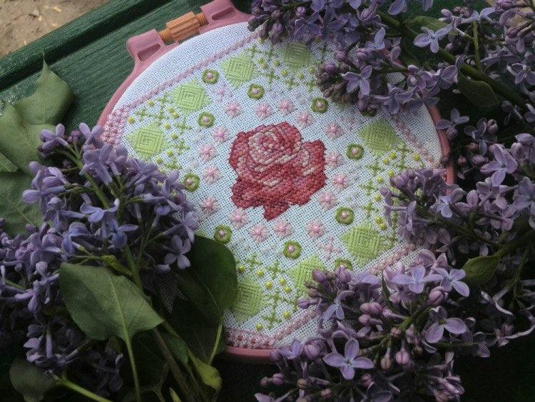 Top 10 Free Floral Cross-Stitch Designs for Any Skill Level, from Beginner to Advanced! - Wizardi