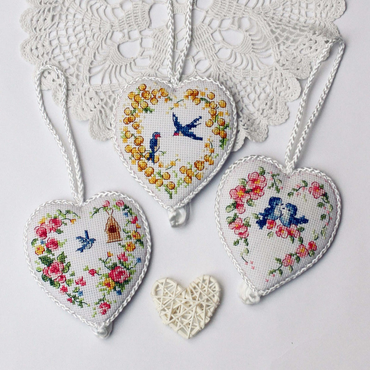 On the wings of spring M-0391 cross stitch kit