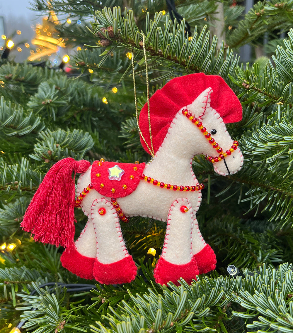 Christmas horse FN-137 DIY felt kit - photo 1
