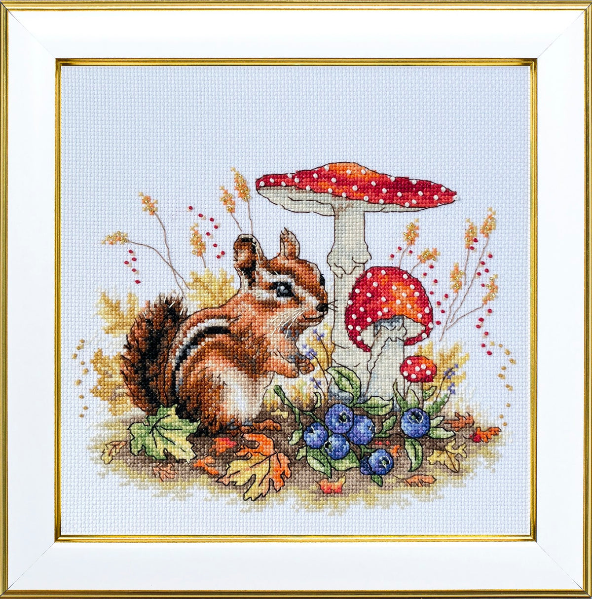 Chipmunk M-0327 cross stitch kit