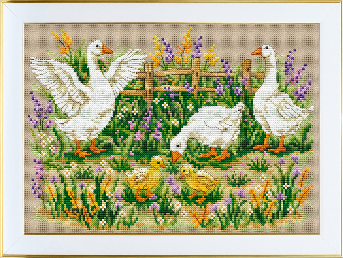 A family of geese M-0414 cross stitch kit