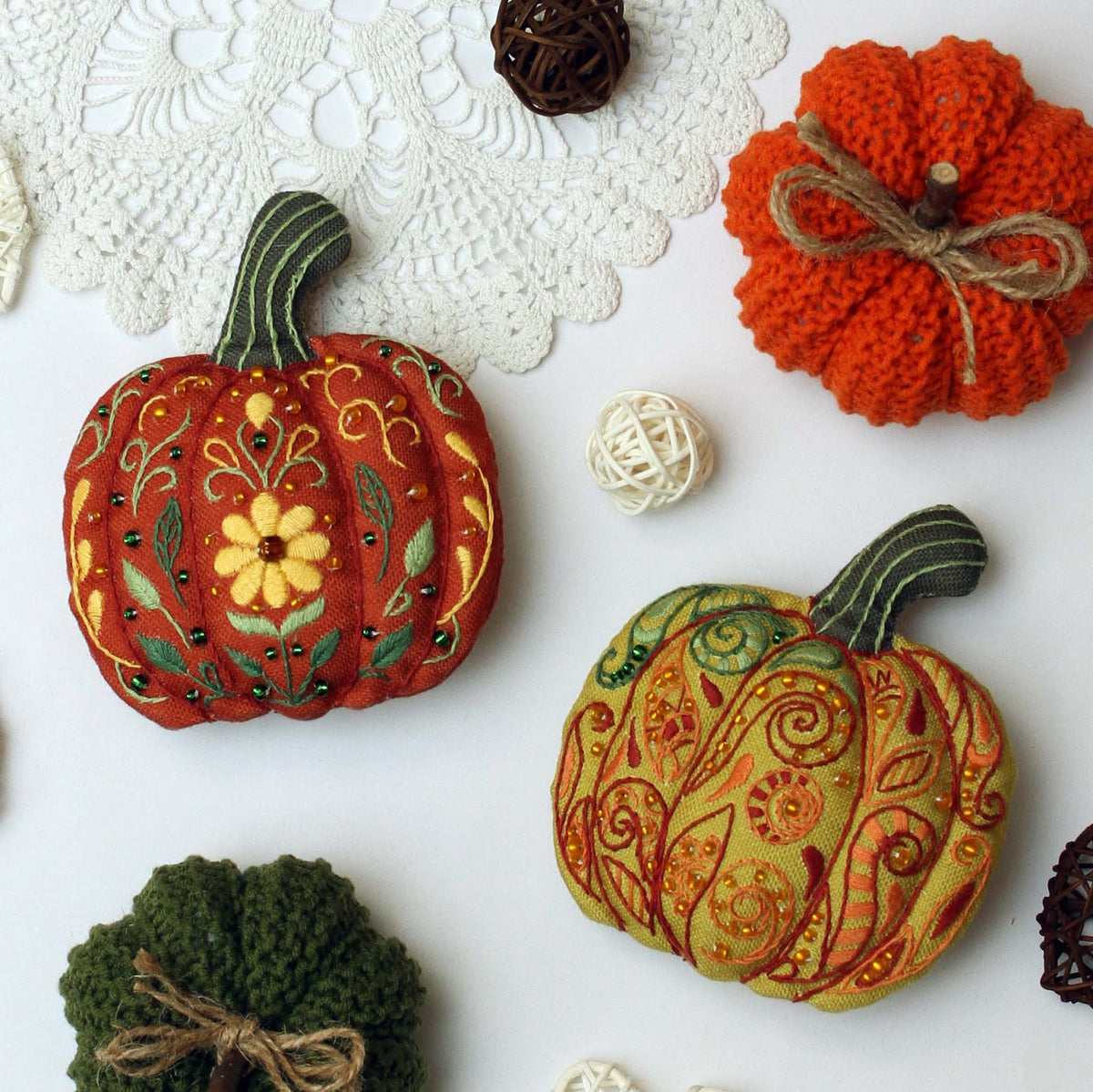 Pumpkins M-0359 combined embroidery kit