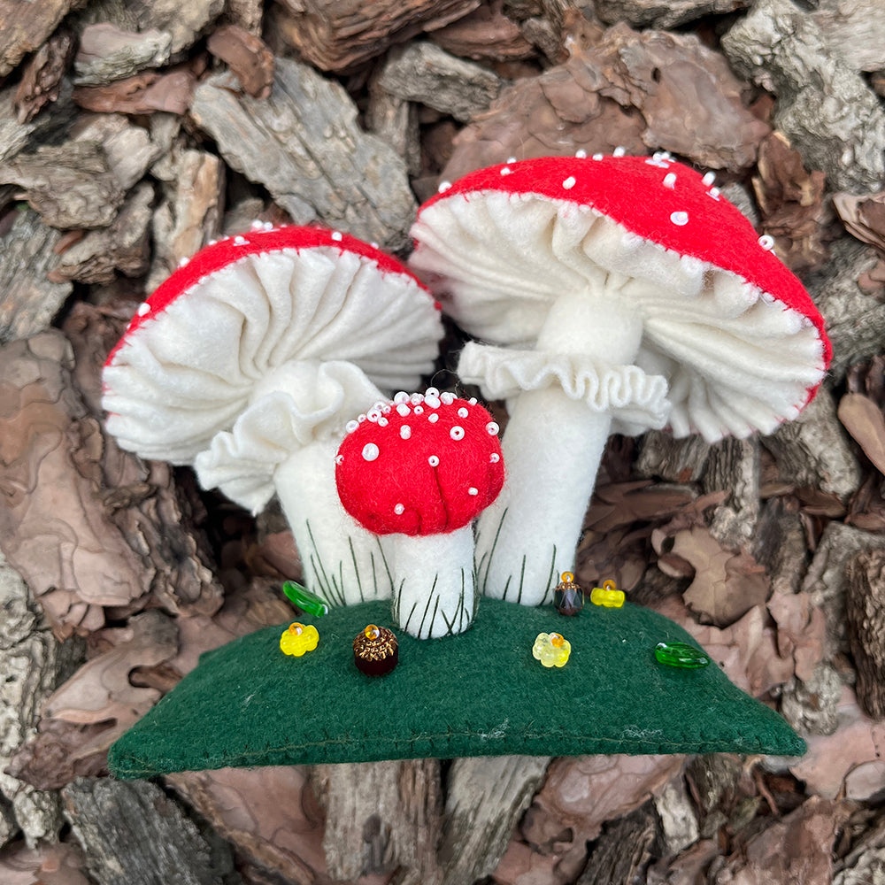 Mushrooms FN-140 DIY felt kit - photo 1