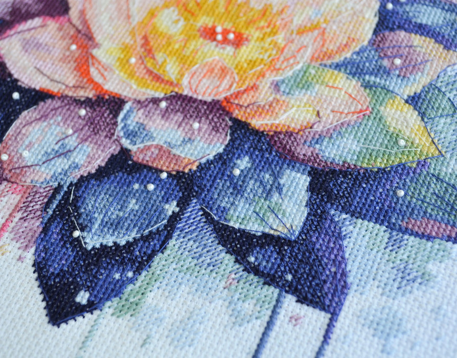 Cross-stitch kit - Shining lotus