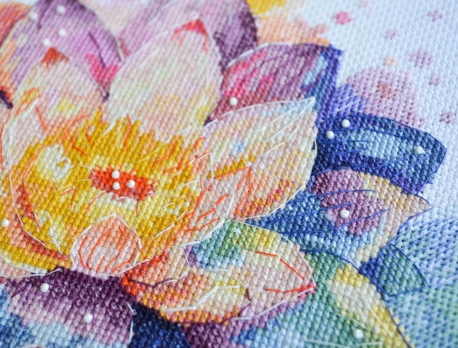 Cross-stitch kit - Shining lotus