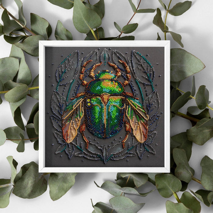 Mid-sized bead embroidery kit - Emerald beetle AMB-105