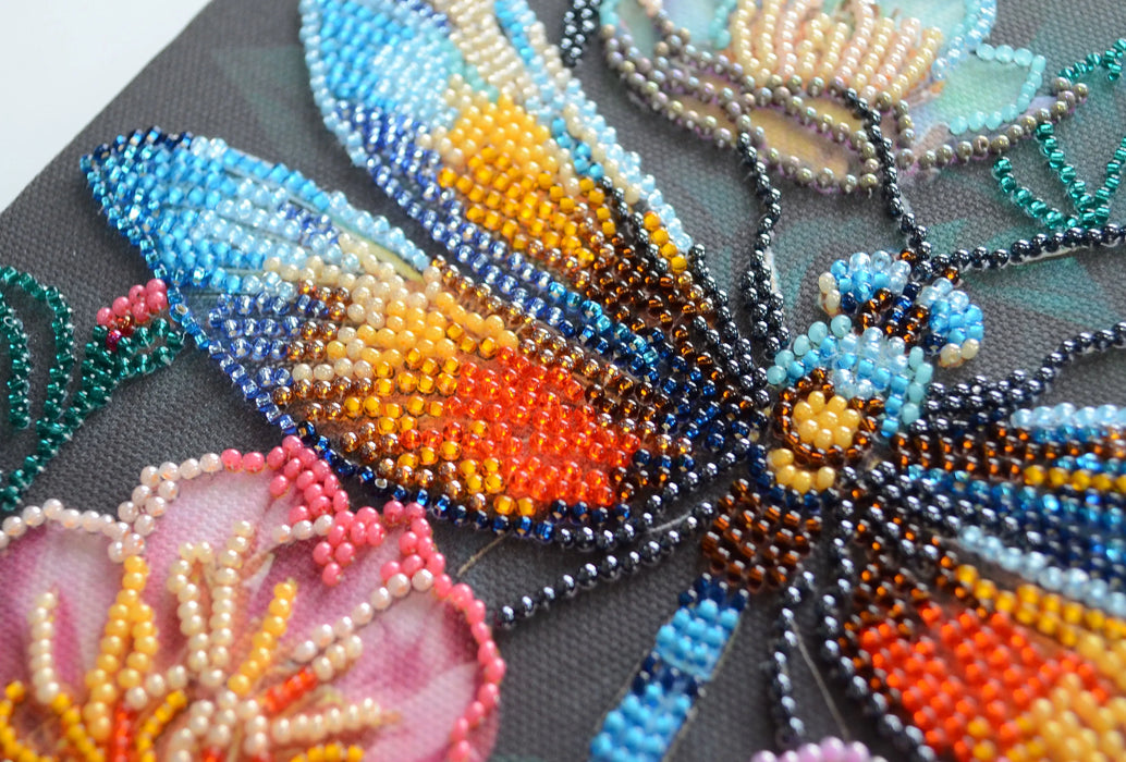 Mid-sized bead embroidery kit - Flickering wings AMB-106