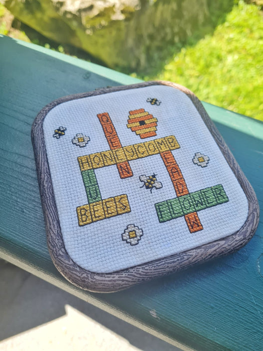 Bee crossword - PDF Cross Stitch Pattern