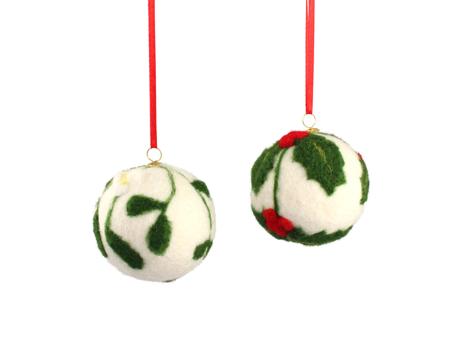 Felting Kit - Holly & Mistletoe Bauble Needle Felt Kit