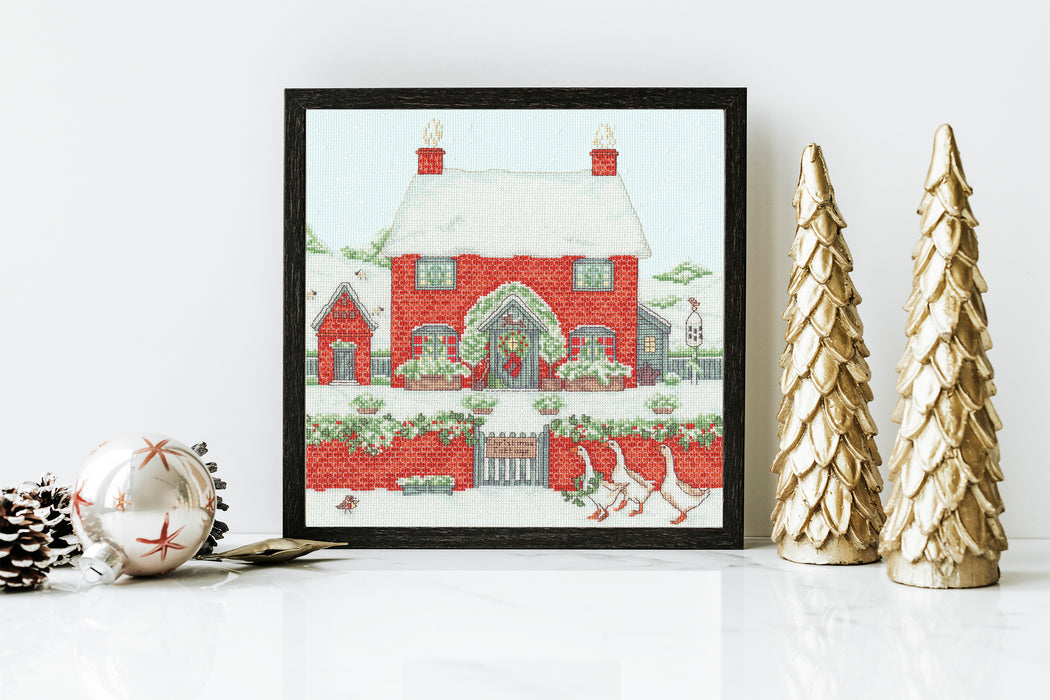 Christmas Cottage XSS17 Counted Cross Stitch Kit
