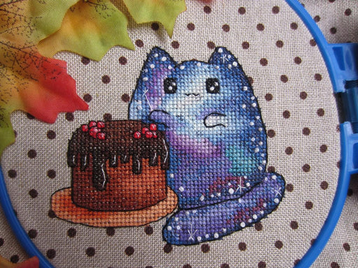 Cosmo Cat with a Pie - PDF Cross Stitch Pattern - Wizardi