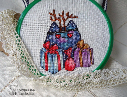 Cosmo Cat With Presents - PDF Cross Stitch Pattern - Wizardi