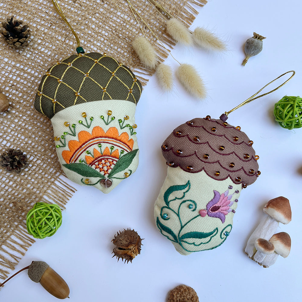 Acorns embroidery ornament kit materials