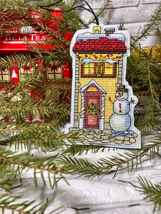 A house and a snowman - PDF Cross Stitch Pattern