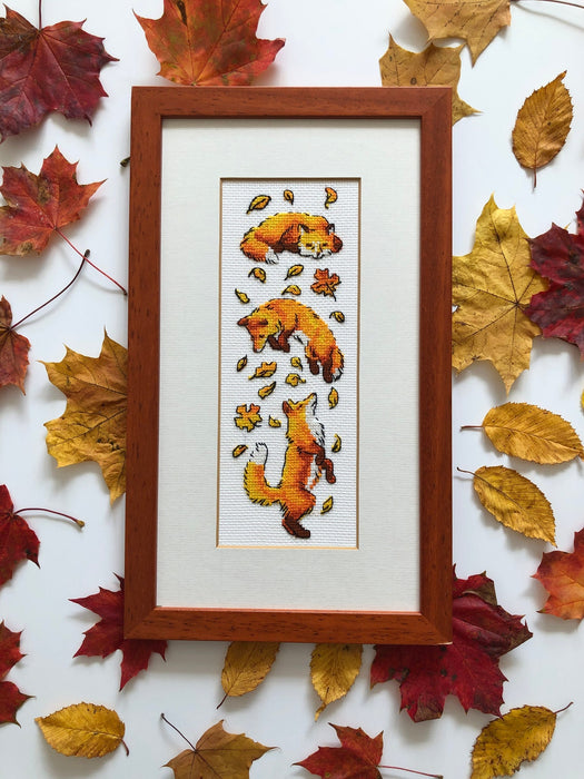 Foxes in Leaves R1879 Counted Cross Stitch Kit