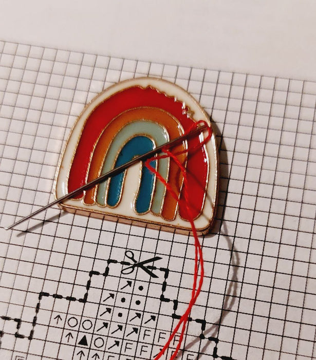 Rainbow Magnetic Needle Minder F07M10-5 Rainbow