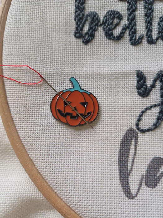 Pumpkin Magnetic Needle Minder F07M10-4 Pumpkin