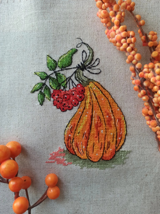 Pumpkin with rowan - PDF Cross Stitch Pattern - Wizardi