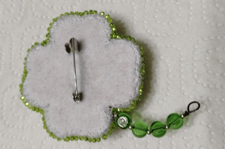 BP-186C Beadwork kit for creating brooch Crystal Art "Symbol of luck" - Wizardi