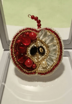 BP-188C Beadwork kit for creating brooch Crystal Art "Red apple" - Wizardi