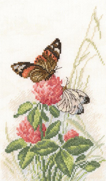 Butterflies on cllover M521 Counted Cross Stitch Kit - Wizardi