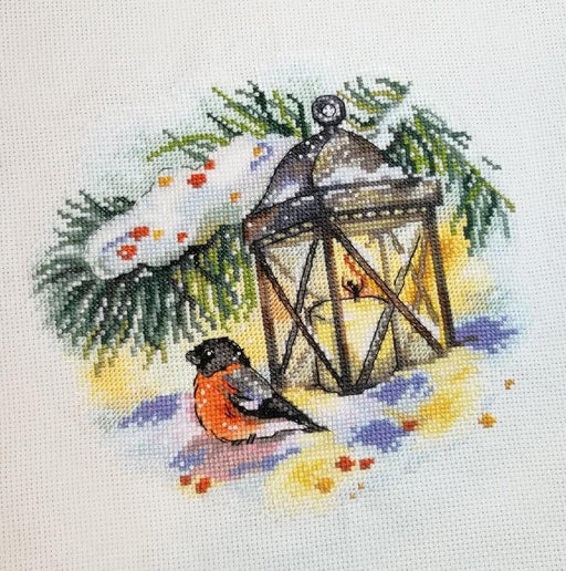 Christmas Bullfinch with Light - PDF Cross Stitch Pattern - Wizardi