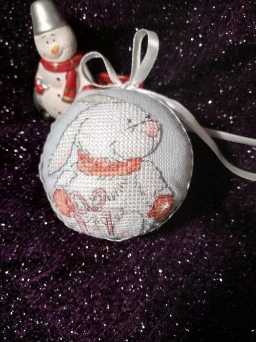 Christmas Bunnies - PDF Free Cross Stitch Pattern - Wizardi