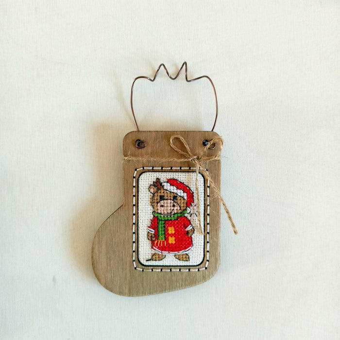 Christmas Charms DI-20 Counted Cross-Stitch Kit and Frame Set