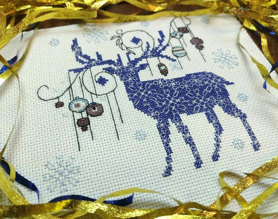 Christmas Deer 2 - PDF Free Cross Stitch Pattern - Wizardi