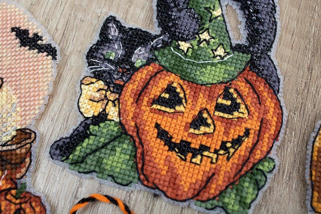 Counted Cross Stitch Kit Halloween Toys L8008 - Wizardi