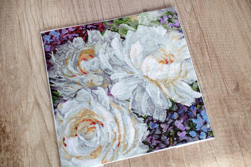 Counted Cross Stitch Kit White Roses Leti930 - Wizardi