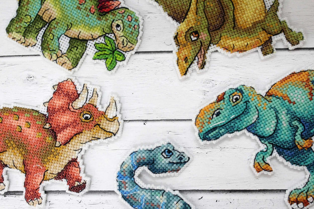 Dinosaurs - Pterodactyl SR-300 Plastic Canvas Counted Cross Stitch Kit - Wizardi
