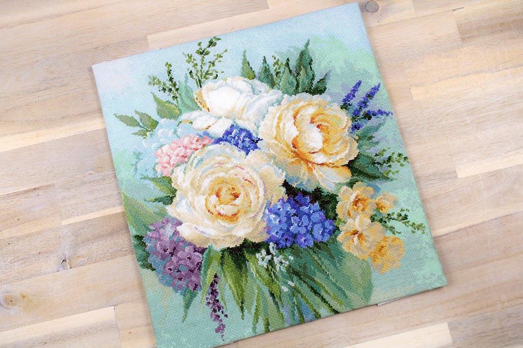 Floral bouquet B2370L Counted Cross-Stitch Kit - Wizardi