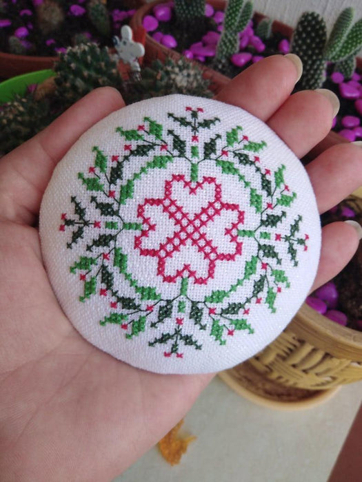 Flower Wreath - PDF Free Cross Stitch Pattern - Wizardi