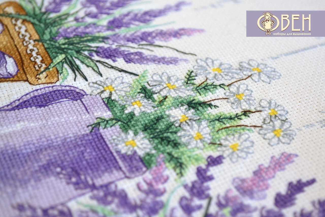 Lilac 14 Count Aida 18 x 25 Cross Stitch Cloth