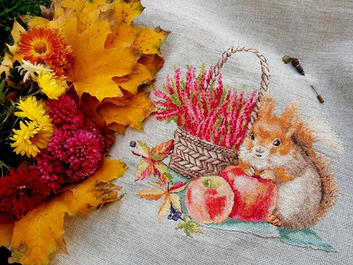 Squirrel with an Apple. August. Calendar Series - PDF Cross Stitch Pattern - Wizardi