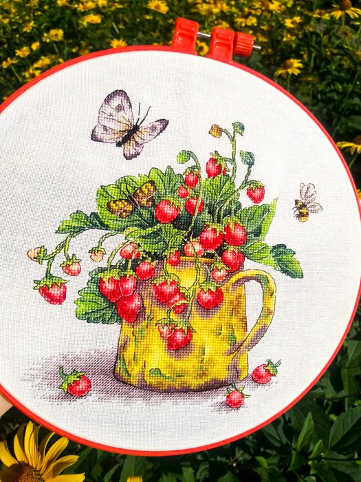 Strawberry Cross stitch pattern, Modern Cross Stitch Chart, Summer fruit cross stitch pattern PDF, DIY wall decor, Food cross stitch design - Wizardi