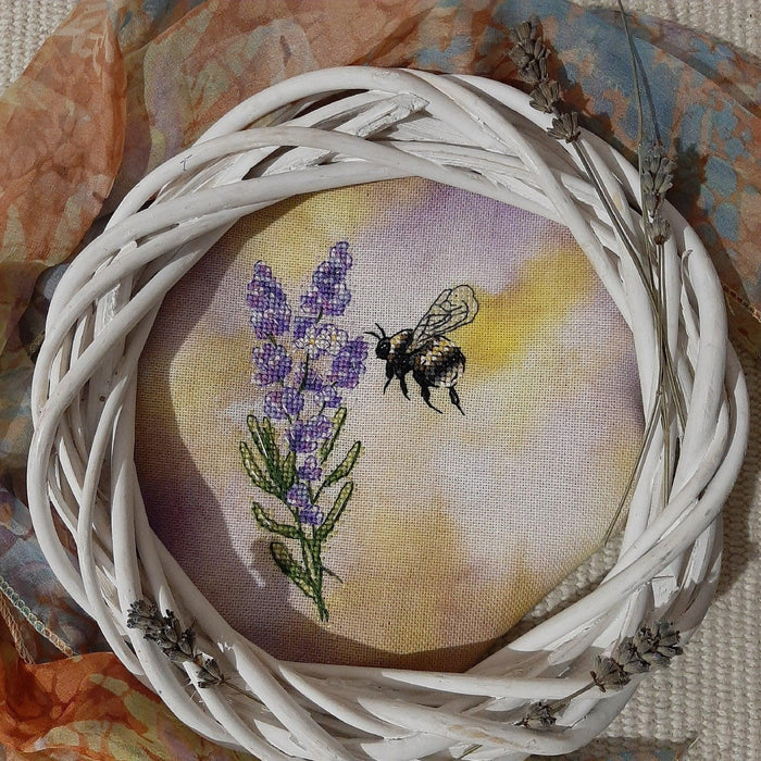 Violet Flowers with Bee. Bumblebee - PDF Cross Stitch Pattern - Wizardi