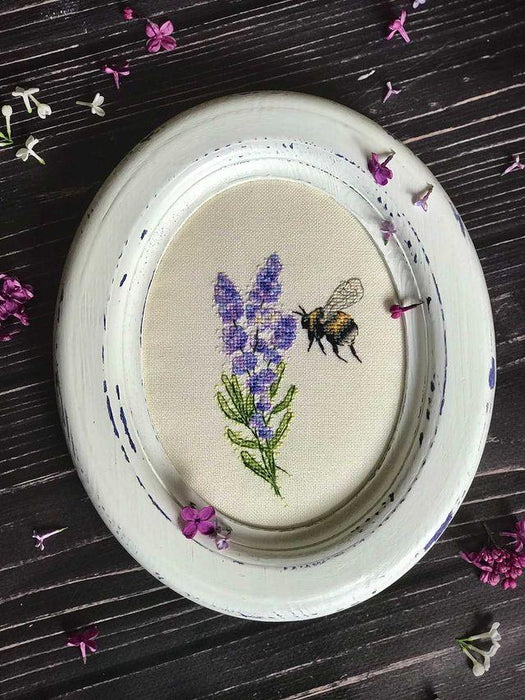 Violet Flowers with Bee. Bumblebee - PDF Cross Stitch Pattern - Wizardi