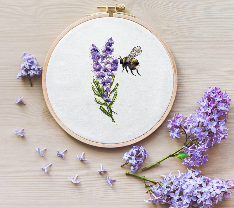 Violet Flowers with Bee. Bumblebee - PDF Cross Stitch Pattern - Wizardi